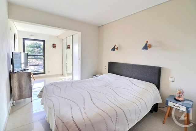 Appartement F3 à vendre - 3 pièces - 77.28 m2 - ST RAPHAEL - 83 - PROVENCE-ALPES-COTE-D-AZUR - Century 21 Sud Habitat