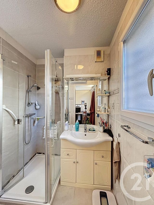 Appartement F4 à vendre - 4 pièces - 87.29 m2 - FREJUS - 83 - PROVENCE-ALPES-COTE-D-AZUR - Century 21 Sud Habitat