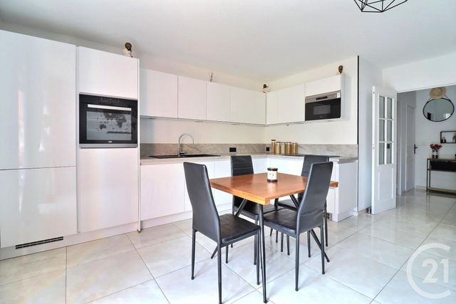 Appartement à vendre - 3 pièces - 61.89 m2 - FREJUS - 83 - PROVENCE-ALPES-COTE-D-AZUR - Century 21 Sud Habitat