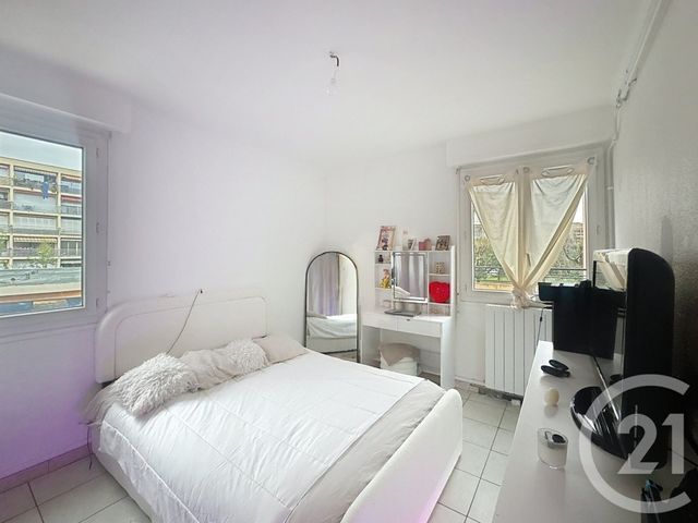 Appartement T4 à vendre - 4 pièces - 72.96 m2 - FREJUS - 83 - PROVENCE-ALPES-COTE-D-AZUR - Century 21 Sud Habitat