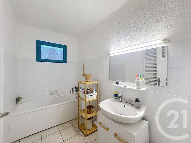 Appartement T4 à vendre - 4 pièces - 72.96 m2 - FREJUS - 83 - PROVENCE-ALPES-COTE-D-AZUR - Century 21 Sud Habitat