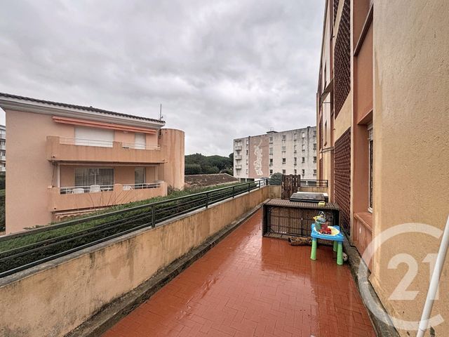 Appartement T4 à vendre - 4 pièces - 72.96 m2 - FREJUS - 83 - PROVENCE-ALPES-COTE-D-AZUR - Century 21 Sud Habitat