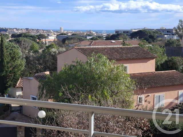Appartement T3 à vendre - 3 pièces - 75.0 m2 - FREJUS - 83 - PROVENCE-ALPES-COTE-D-AZUR - Century 21 Sud Habitat