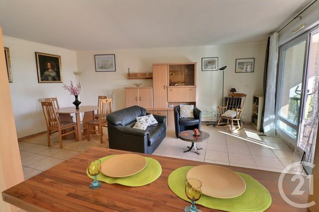 Appartement T3 à vendre - 3 pièces - 75.0 m2 - FREJUS - 83 - PROVENCE-ALPES-COTE-D-AZUR - Century 21 Sud Habitat