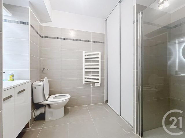 Appartement T2 à vendre - 2 pièces - 46.0 m2 - FREJUS - 83 - PROVENCE-ALPES-COTE-D-AZUR - Century 21 Sud Habitat