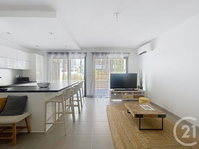 Appartement T2 à vendre - 2 pièces - 46.0 m2 - FREJUS - 83 - PROVENCE-ALPES-COTE-D-AZUR - Century 21 Sud Habitat
