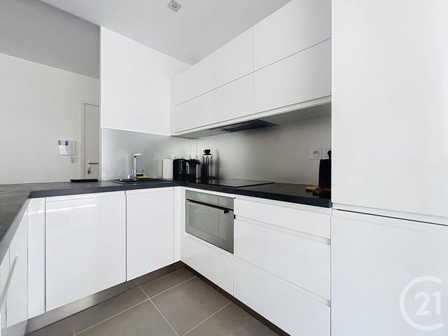 Appartement T2 à vendre - 2 pièces - 46.0 m2 - FREJUS - 83 - PROVENCE-ALPES-COTE-D-AZUR - Century 21 Sud Habitat