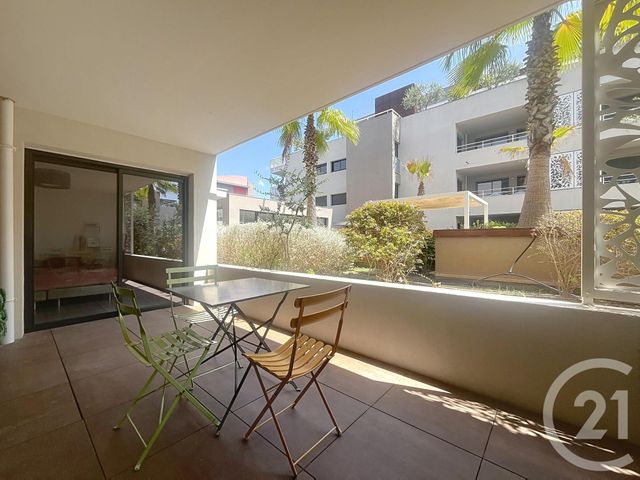 Appartement T2 à vendre - 2 pièces - 46.0 m2 - FREJUS - 83 - PROVENCE-ALPES-COTE-D-AZUR - Century 21 Sud Habitat