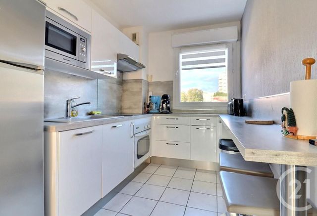 Appartement F3 à vendre - 3 pièces - 68.1 m2 - FREJUS - 83 - PROVENCE-ALPES-COTE-D-AZUR - Century 21 Sud Habitat