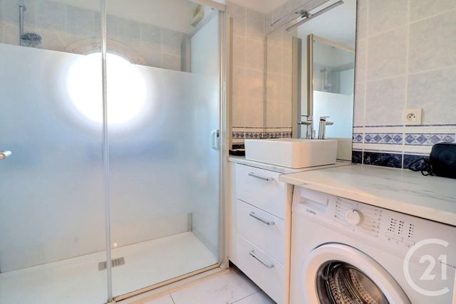 Appartement F3 à vendre - 3 pièces - 68.1 m2 - FREJUS - 83 - PROVENCE-ALPES-COTE-D-AZUR - Century 21 Sud Habitat