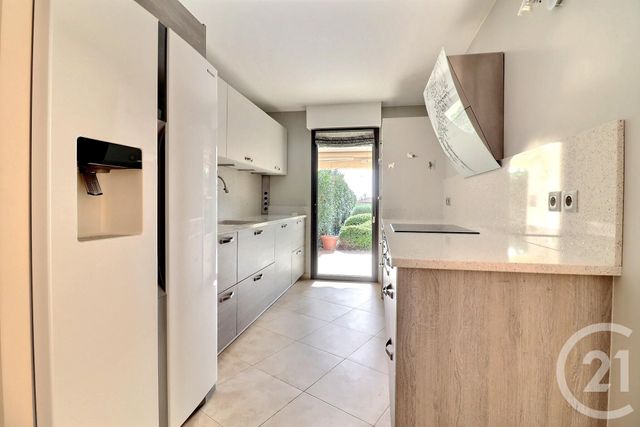Appartement F3 à vendre - 3 pièces - 100.02 m2 - ST RAPHAEL - 83 - PROVENCE-ALPES-COTE-D-AZUR - Century 21 Sud Habitat