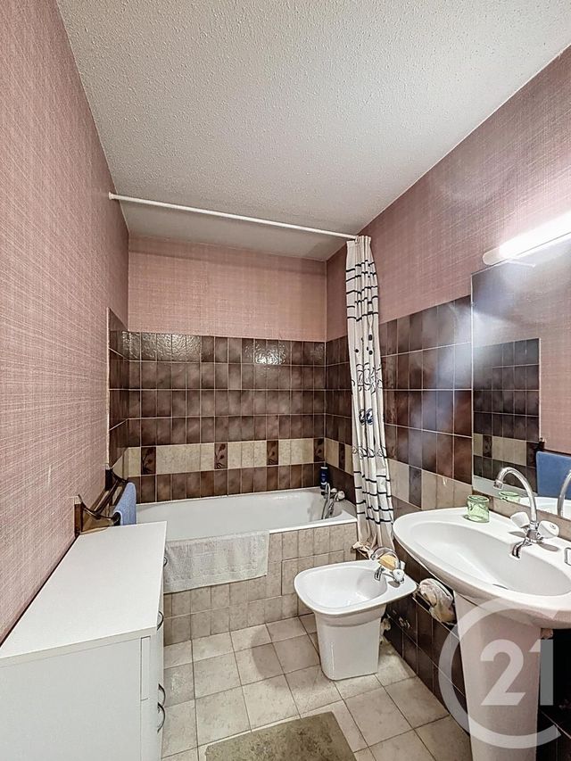 Appartement F2 à vendre - 2 pièces - 54.04 m2 - ST RAPHAEL - 83 - PROVENCE-ALPES-COTE-D-AZUR - Century 21 Sud Habitat