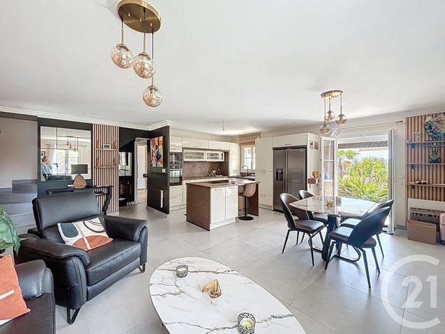 maison à vendre - 5 pièces - 96.6 m2 - ROQUEBRUNE SUR ARGENS - 83 - PROVENCE-ALPES-COTE-D-AZUR - Century 21 Sud Habitat