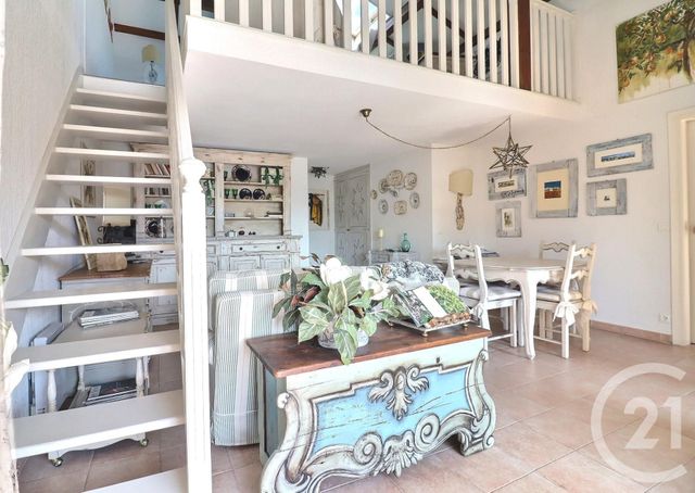 Appartement F3 à vendre - 3 pièces - 69.64 m2 - FREJUS - 83 - PROVENCE-ALPES-COTE-D-AZUR - Century 21 Sud Habitat