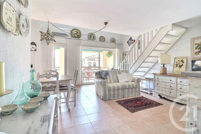 Appartement F3 à vendre - 3 pièces - 69.64 m2 - FREJUS - 83 - PROVENCE-ALPES-COTE-D-AZUR - Century 21 Sud Habitat