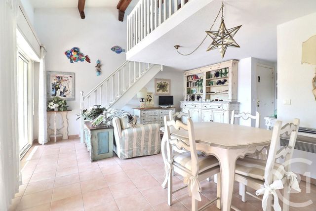 Appartement F3 à vendre - 3 pièces - 69.64 m2 - FREJUS - 83 - PROVENCE-ALPES-COTE-D-AZUR - Century 21 Sud Habitat