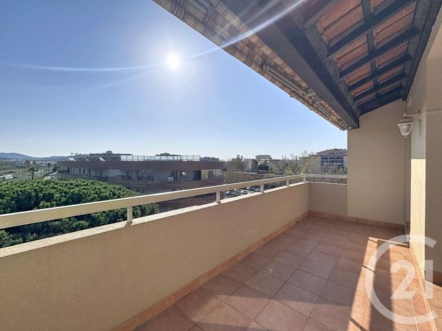 Appartement T3 à vendre - 3 pièces - 63.99 m2 - FREJUS - 83 - PROVENCE-ALPES-COTE-D-AZUR - Century 21 Sud Habitat