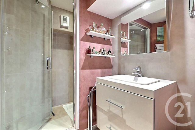 Appartement F3 à vendre - 3 pièces - 85.0 m2 - ST RAPHAEL - 83 - PROVENCE-ALPES-COTE-D-AZUR - Century 21 Sud Habitat
