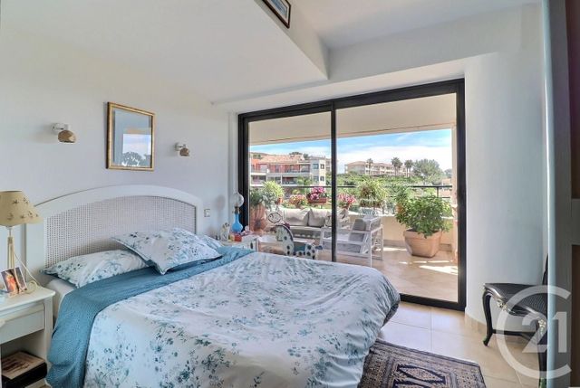 Appartement F3 à vendre - 3 pièces - 85.0 m2 - ST RAPHAEL - 83 - PROVENCE-ALPES-COTE-D-AZUR - Century 21 Sud Habitat