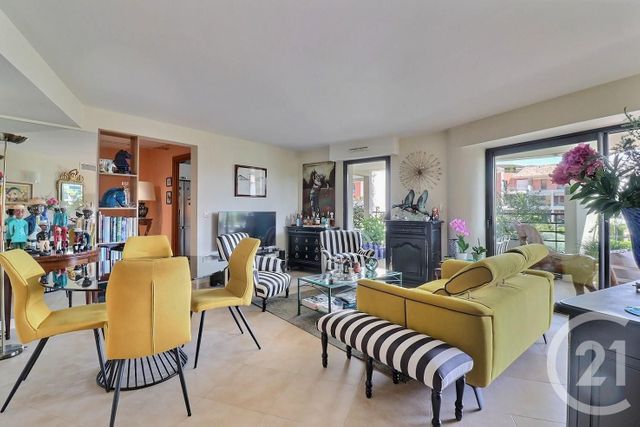 Appartement F3 à vendre - 3 pièces - 85.0 m2 - ST RAPHAEL - 83 - PROVENCE-ALPES-COTE-D-AZUR - Century 21 Sud Habitat