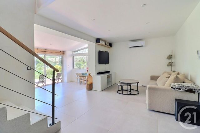 maison à vendre - 5 pièces - 135.45 m2 - ST RAPHAEL - 83 - PROVENCE-ALPES-COTE-D-AZUR - Century 21 Sud Habitat