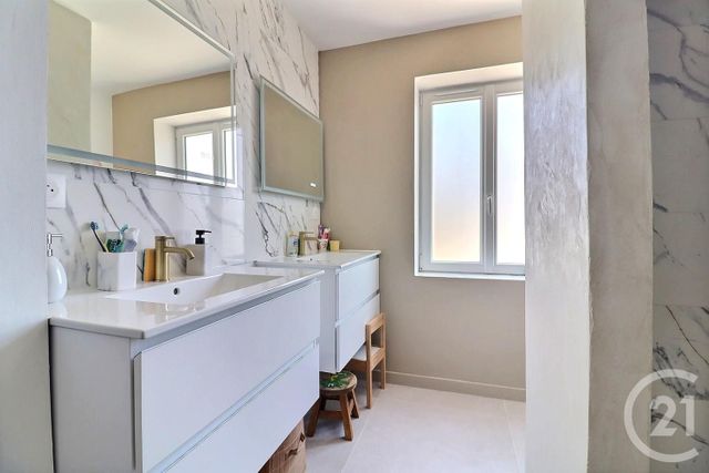 maison à vendre - 5 pièces - 135.45 m2 - ST RAPHAEL - 83 - PROVENCE-ALPES-COTE-D-AZUR - Century 21 Sud Habitat