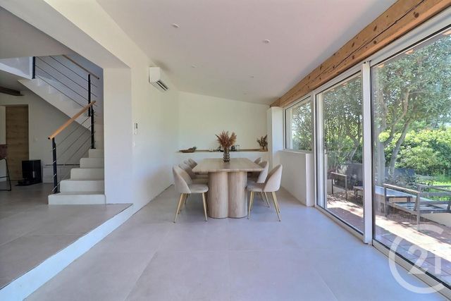 maison à vendre - 5 pièces - 135.45 m2 - ST RAPHAEL - 83 - PROVENCE-ALPES-COTE-D-AZUR - Century 21 Sud Habitat