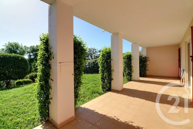 Appartement T3 à vendre - 3 pièces - 68.81 m2 - FREJUS - 83 - PROVENCE-ALPES-COTE-D-AZUR - Century 21 Sud Habitat