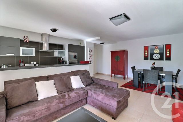 Appartement T3 à vendre - 3 pièces - 68.81 m2 - FREJUS - 83 - PROVENCE-ALPES-COTE-D-AZUR - Century 21 Sud Habitat