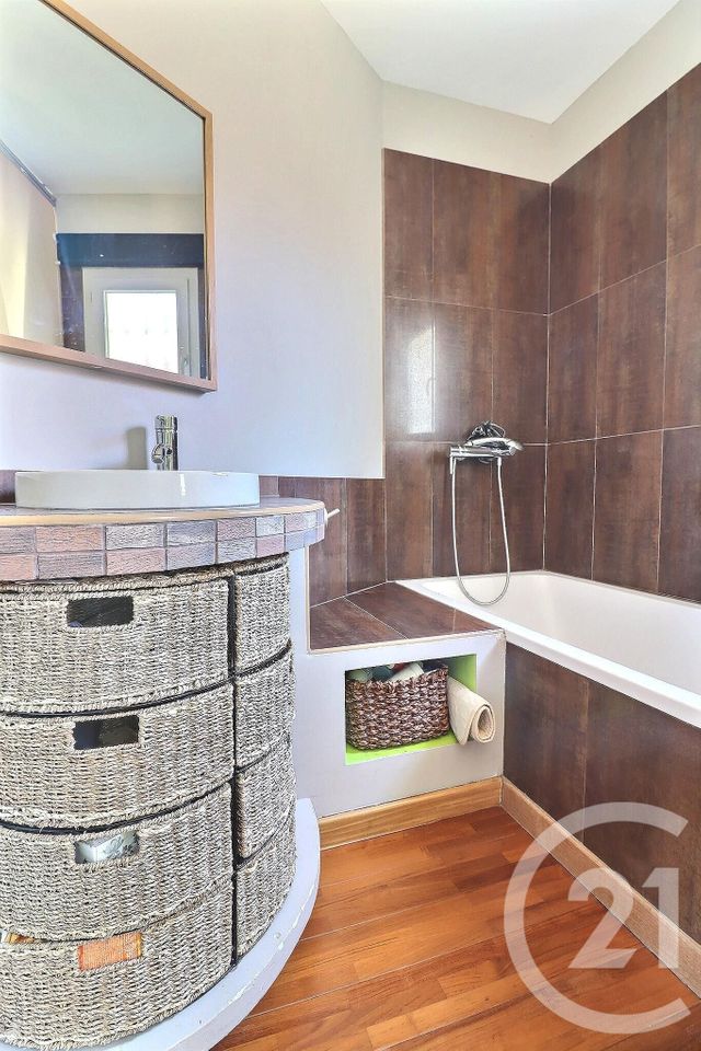 maison à vendre - 6 pièces - 201.54 m2 - FREJUS - 83 - PROVENCE-ALPES-COTE-D-AZUR - Century 21 Sud Habitat