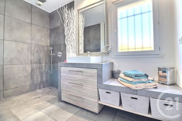 maison à vendre - 6 pièces - 201.54 m2 - FREJUS - 83 - PROVENCE-ALPES-COTE-D-AZUR - Century 21 Sud Habitat