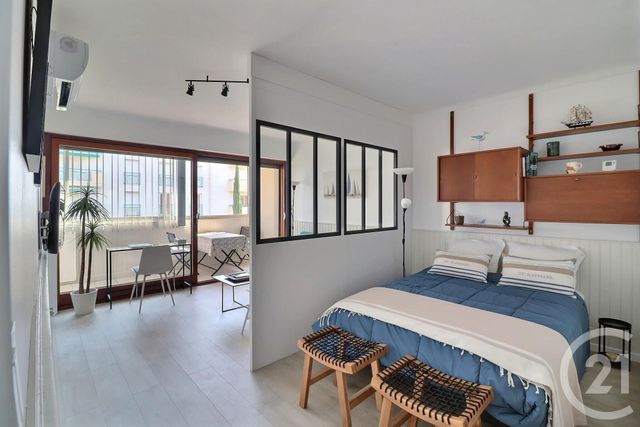 Appartement Studio cabine à vendre - 2 pièces - 31.6 m2 - FREJUS - 83 - PROVENCE-ALPES-COTE-D-AZUR - Century 21 Sud Habitat