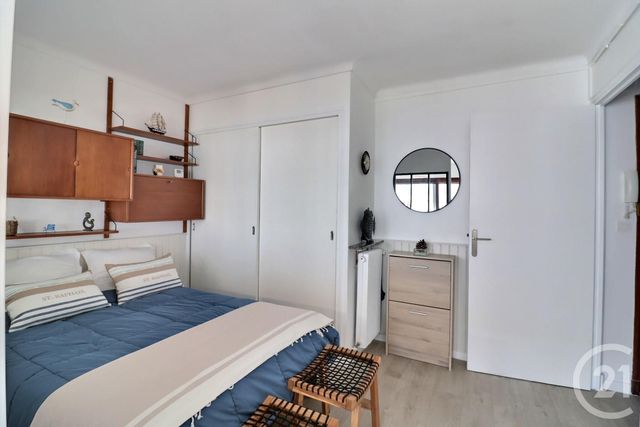 Appartement Studio cabine à vendre - 2 pièces - 31.6 m2 - FREJUS - 83 - PROVENCE-ALPES-COTE-D-AZUR - Century 21 Sud Habitat