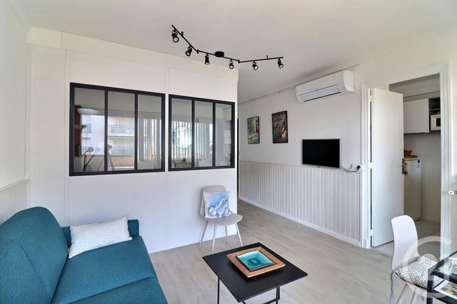 Appartement Studio cabine à vendre - 2 pièces - 31.6 m2 - FREJUS - 83 - PROVENCE-ALPES-COTE-D-AZUR - Century 21 Sud Habitat