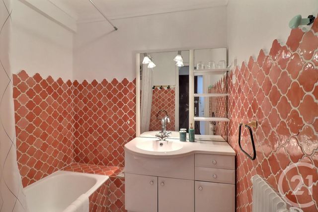 Appartement Studio cabine à vendre - 2 pièces - 31.6 m2 - FREJUS - 83 - PROVENCE-ALPES-COTE-D-AZUR - Century 21 Sud Habitat