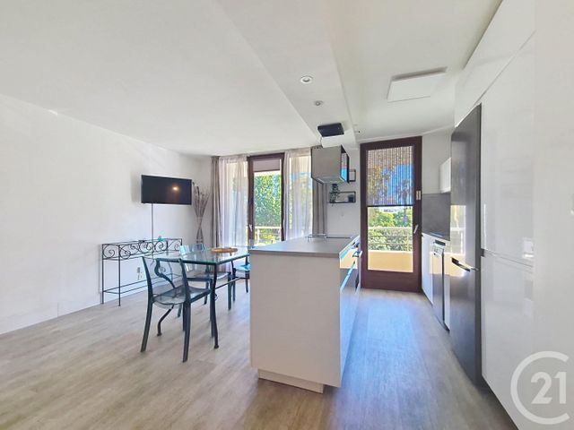 Appartement T2 à vendre - 2 pièces - 43.78 m2 - FREJUS - 83 - PROVENCE-ALPES-COTE-D-AZUR - Century 21 Sud Habitat
