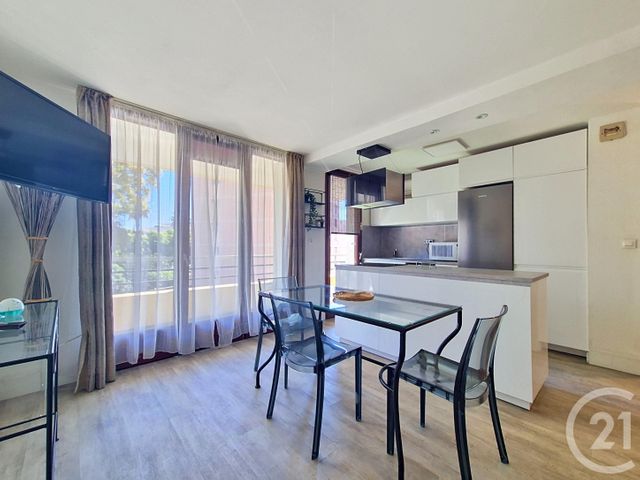 Appartement T2 à vendre - 2 pièces - 43.78 m2 - FREJUS - 83 - PROVENCE-ALPES-COTE-D-AZUR - Century 21 Sud Habitat