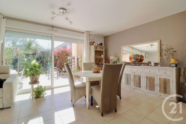 Appartement T4 à vendre - 4 pièces - 81.96 m2 - FREJUS - 83 - PROVENCE-ALPES-COTE-D-AZUR - Century 21 Sud Habitat