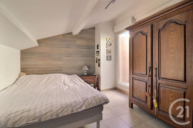 Appartement T4 à vendre - 4 pièces - 81.96 m2 - FREJUS - 83 - PROVENCE-ALPES-COTE-D-AZUR - Century 21 Sud Habitat