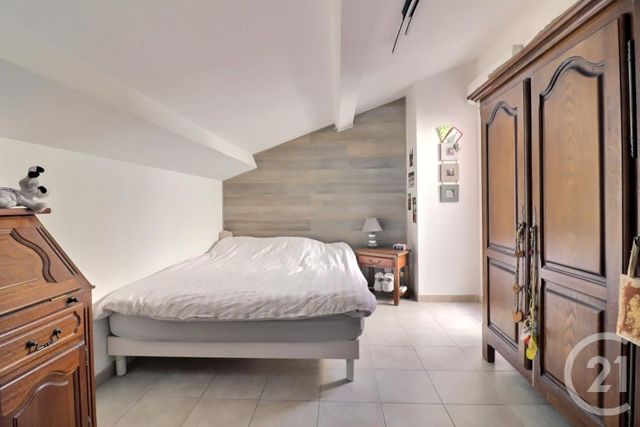 Appartement T4 à vendre - 4 pièces - 81.96 m2 - FREJUS - 83 - PROVENCE-ALPES-COTE-D-AZUR - Century 21 Sud Habitat