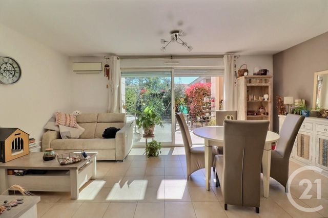 Appartement T4 à vendre - 4 pièces - 81.96 m2 - FREJUS - 83 - PROVENCE-ALPES-COTE-D-AZUR - Century 21 Sud Habitat