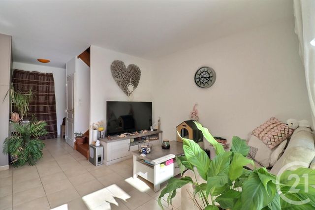 Appartement T4 à vendre - 4 pièces - 81.96 m2 - FREJUS - 83 - PROVENCE-ALPES-COTE-D-AZUR - Century 21 Sud Habitat