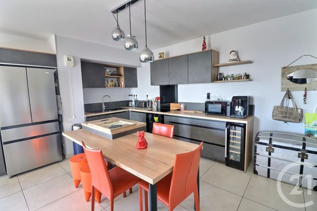 Appartement T4 à vendre - 4 pièces - 103.01 m2 - FREJUS - 83 - PROVENCE-ALPES-COTE-D-AZUR - Century 21 Sud Habitat
