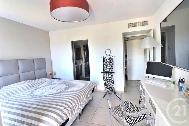 Appartement T4 à vendre - 4 pièces - 103.01 m2 - FREJUS - 83 - PROVENCE-ALPES-COTE-D-AZUR - Century 21 Sud Habitat