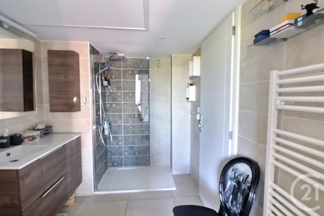 Appartement T4 à vendre - 4 pièces - 103.01 m2 - FREJUS - 83 - PROVENCE-ALPES-COTE-D-AZUR - Century 21 Sud Habitat