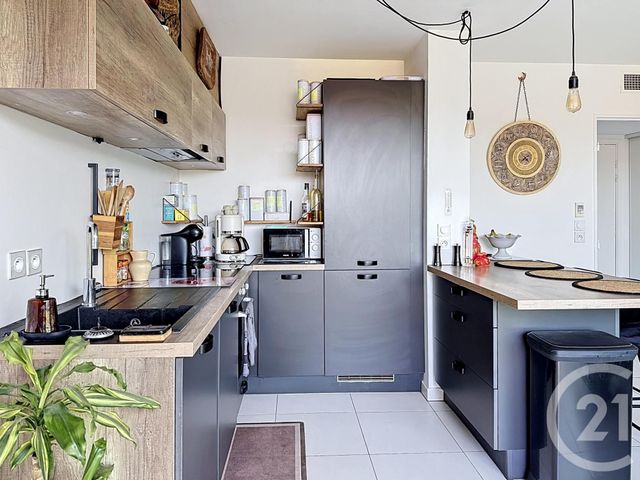 Appartement F2 à vendre - 2 pièces - 47.15 m2 - FREJUS - 83 - PROVENCE-ALPES-COTE-D-AZUR - Century 21 Sud Habitat