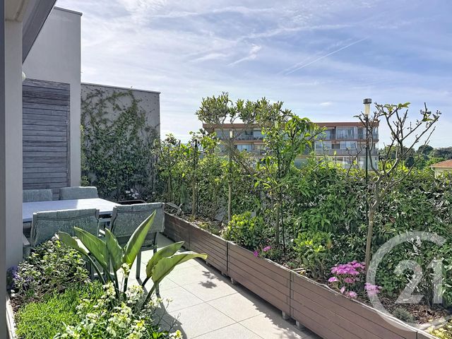 Appartement F2 à vendre - 2 pièces - 47.15 m2 - FREJUS - 83 - PROVENCE-ALPES-COTE-D-AZUR - Century 21 Sud Habitat
