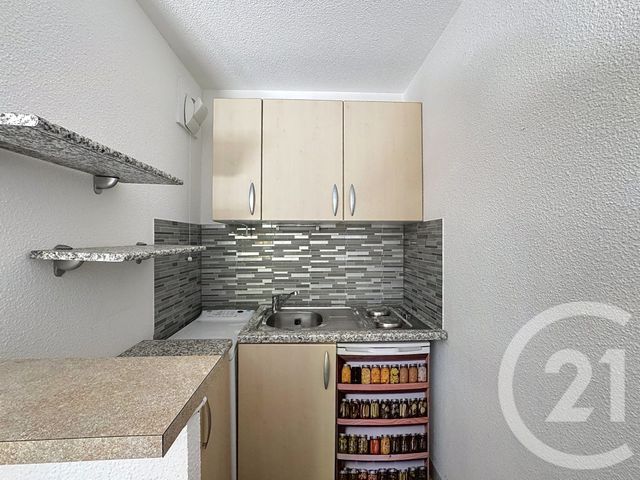 Appartement T2 à vendre - 2 pièces - 23.75 m2 - ST RAPHAEL - 83 - PROVENCE-ALPES-COTE-D-AZUR - Century 21 Sud Habitat