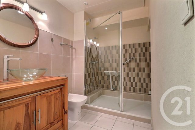Appartement F2 à vendre - 2 pièces - 62.1 m2 - FREJUS - 83 - PROVENCE-ALPES-COTE-D-AZUR - Century 21 Sud Habitat
