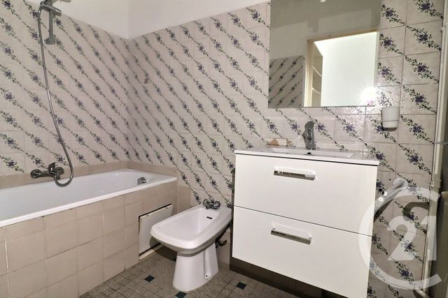 Appartement F3 à vendre - 3 pièces - 70.11 m2 - FREJUS - 83 - PROVENCE-ALPES-COTE-D-AZUR - Century 21 Sud Habitat